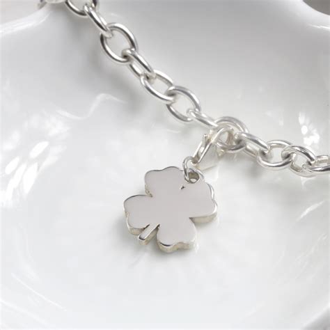Charms Clovers brabet